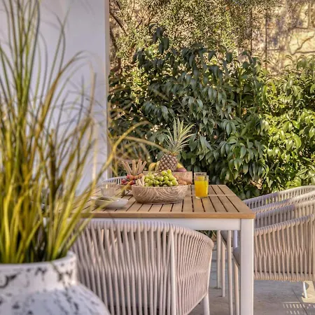 The White Luxury - Private Seaview With Pool By Mana Gers Willa *