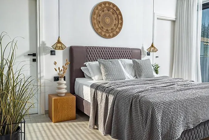 The White Luxury - Private Seaview With Pool By Mana Gers