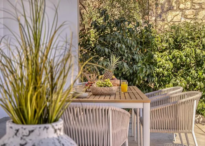 The White Luxury - Private Seaview With Pool By Mana Gers Vila *