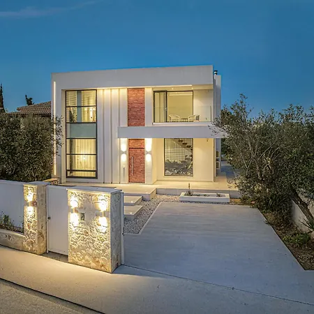 The White Luxury - Private Seaview With Pool By Mana Gers Villa