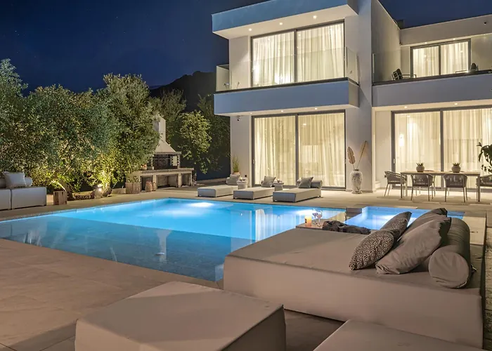 The White Luxury - Private Seaview With Pool By Mana Gers 빌라 *